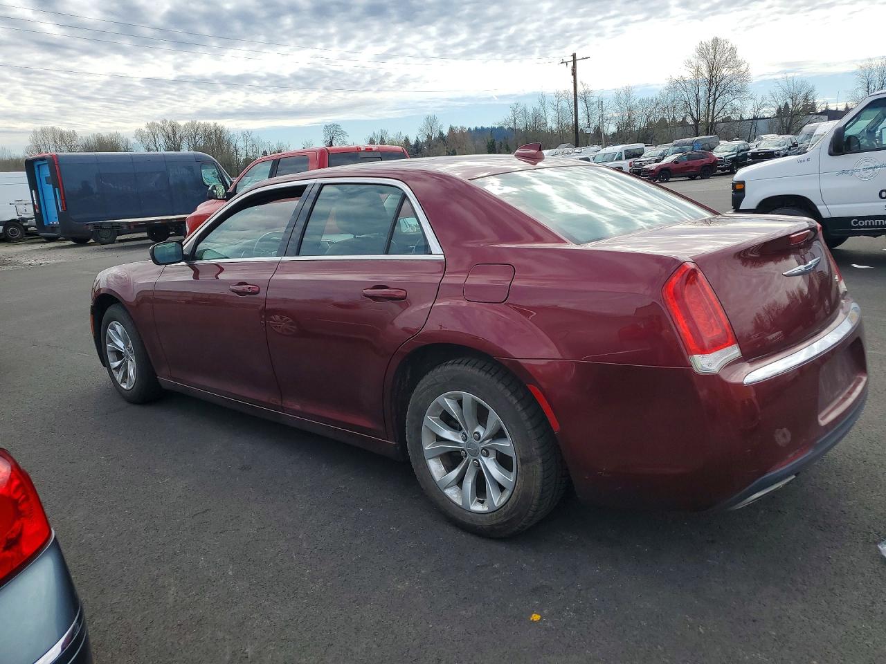 2016 CHRYSLER 300 LIMITED photo 2