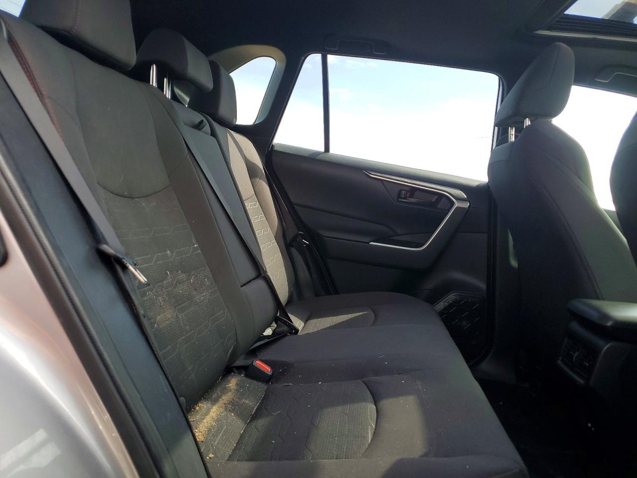 2021 TOYOTA RAV4 PRIME SE photo 21