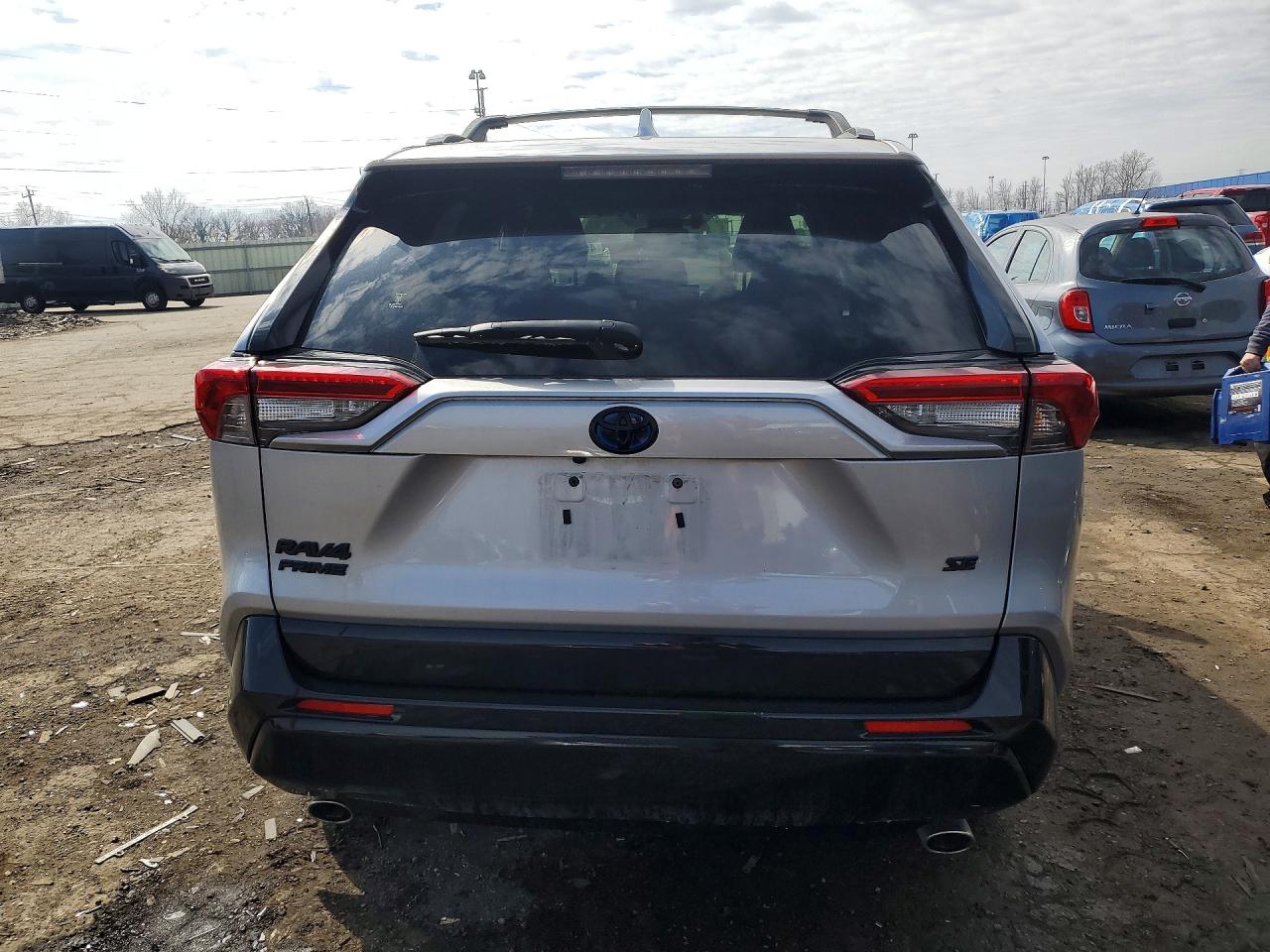 2021 TOYOTA RAV4 PRIME SE photo 11