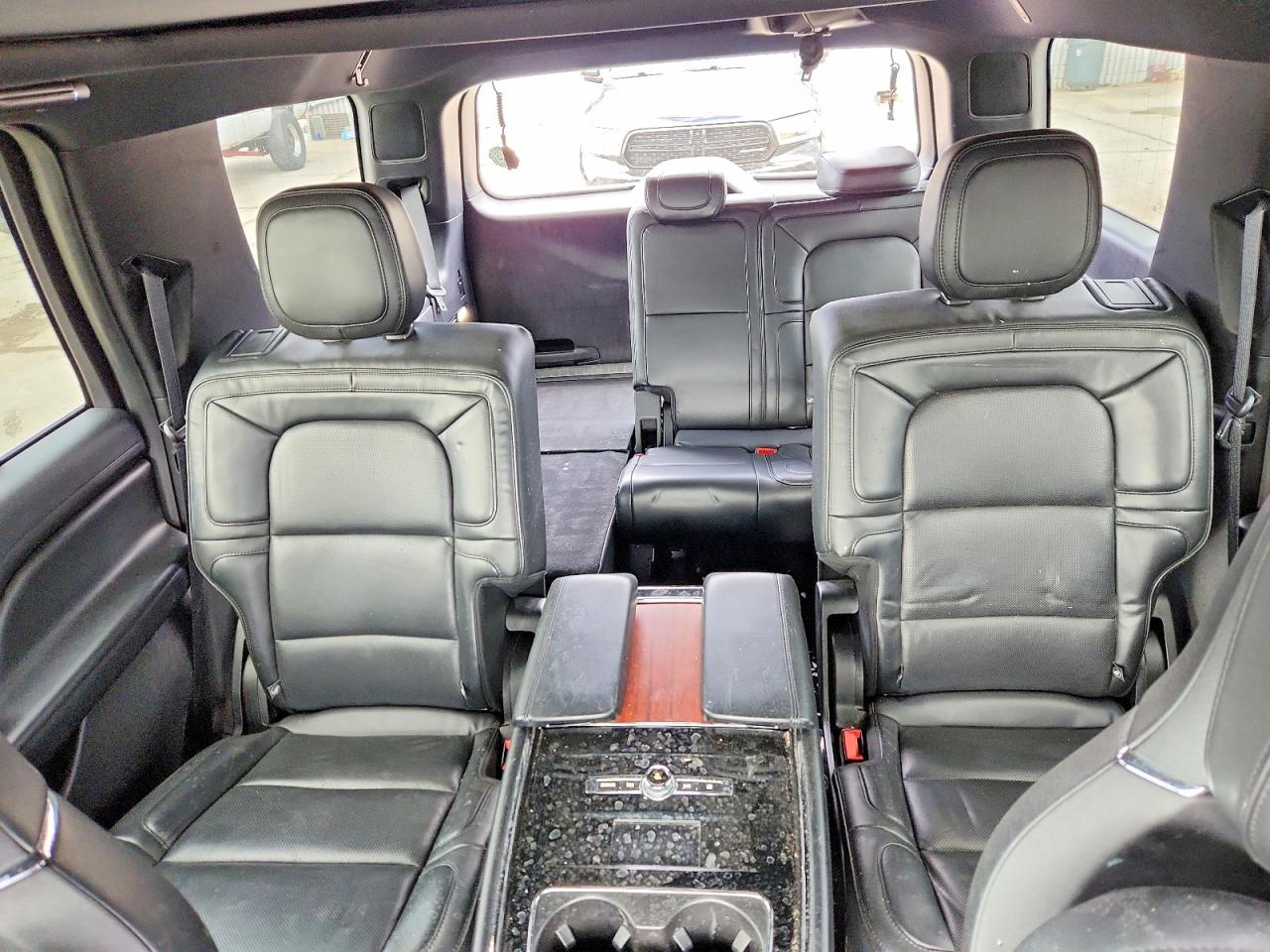 2019 LINCOLN NAVIGATOR RESERVE photo 10