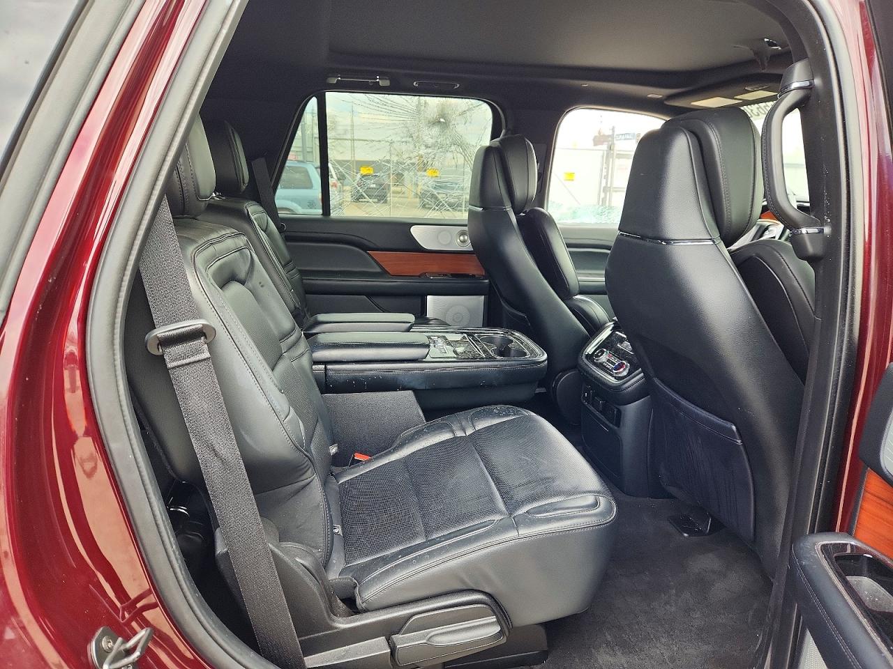 2019 LINCOLN NAVIGATOR RESERVE photo 11