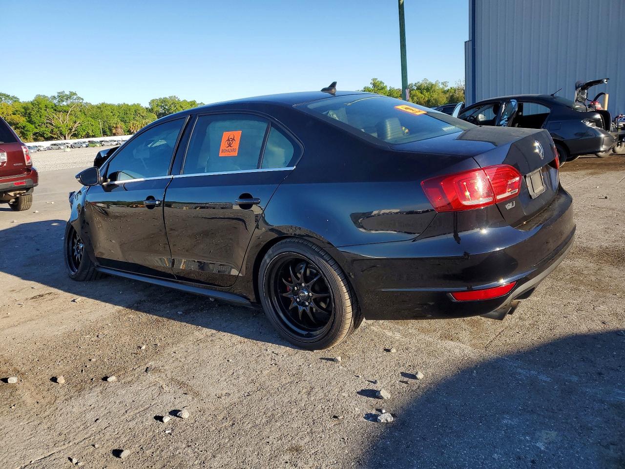 2014 VOLKSWAGEN JETTA GLI photo 3