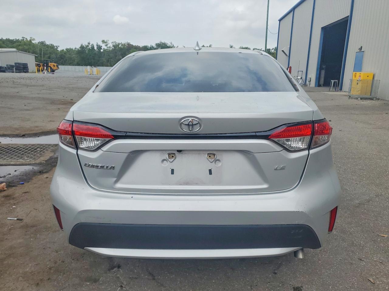 2021 TOYOTA COROLLA LE photo 6