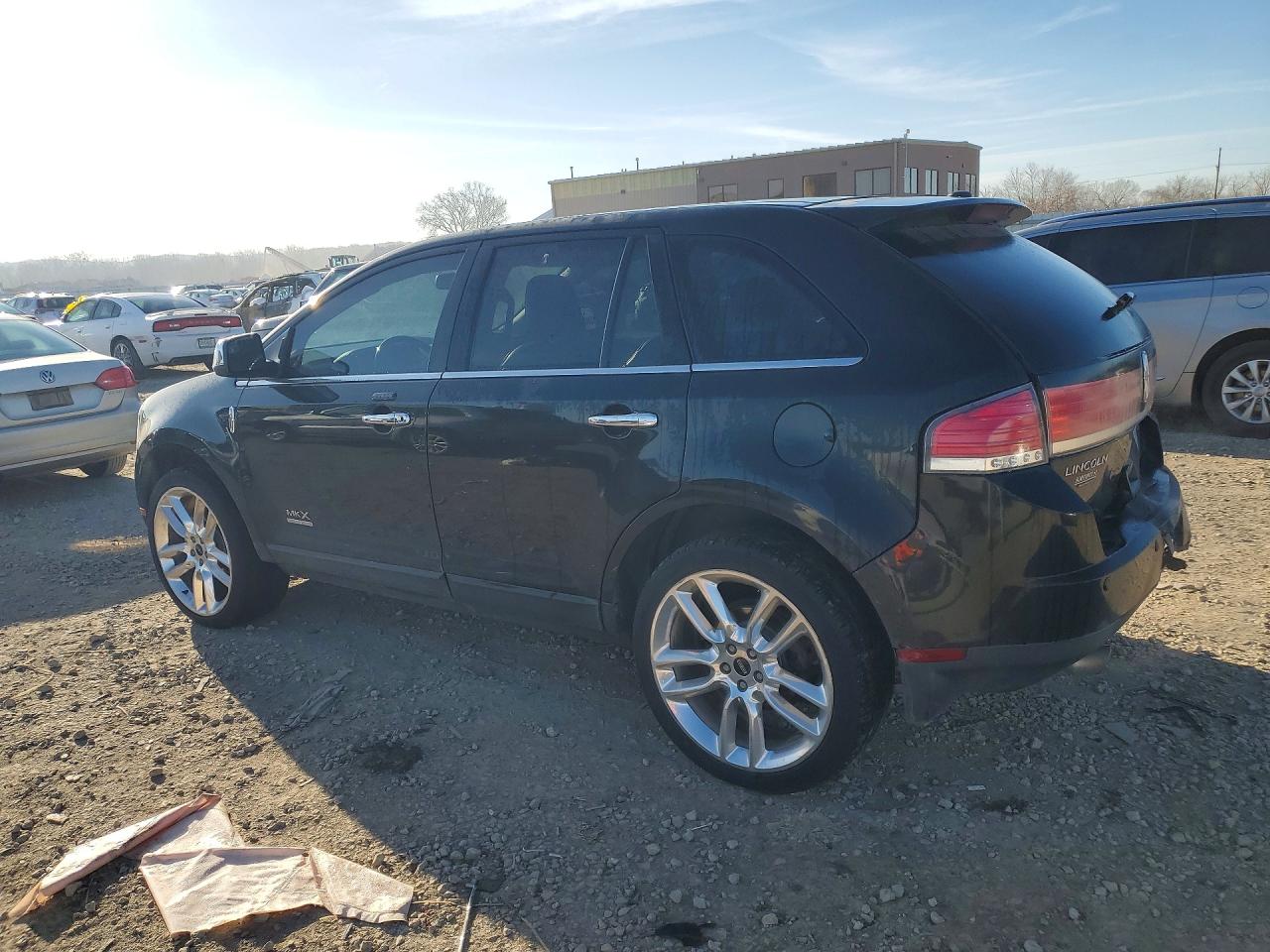2010 LINCOLN TOWNHOUSE MKX photo 3