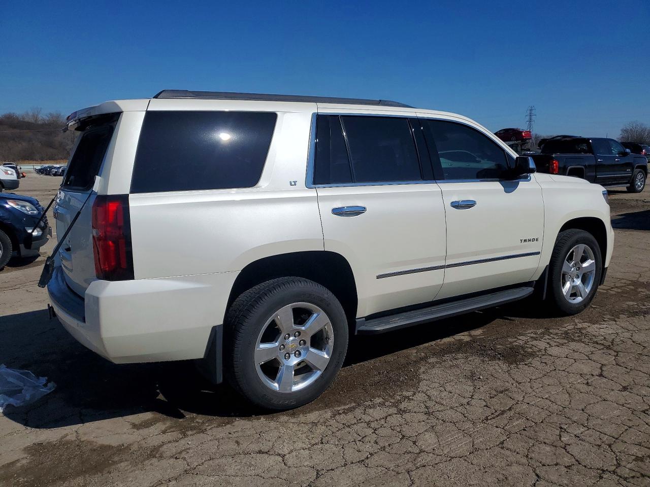 2015 CHEVROLET TAHOE K1500 LT photo 3