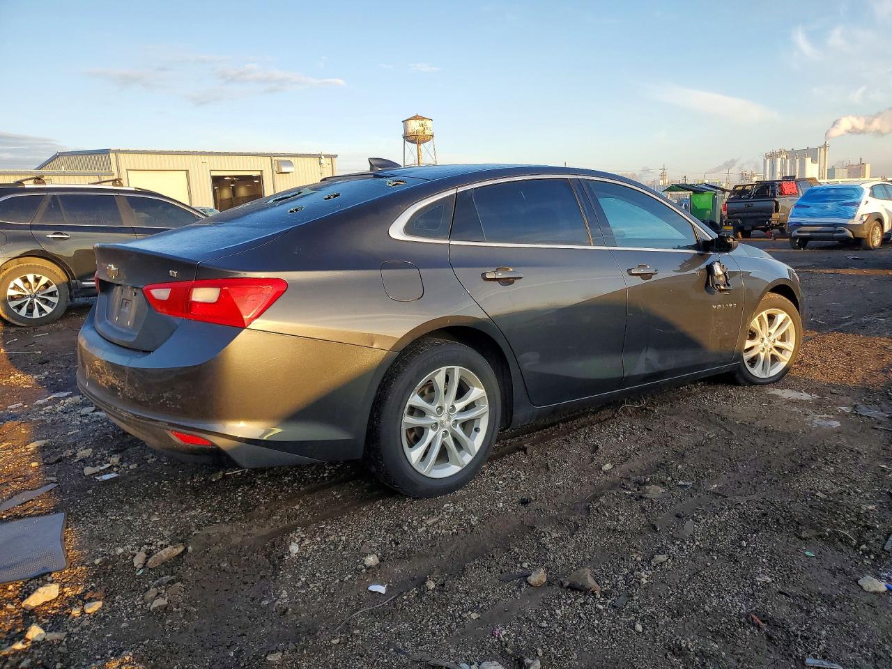 2017 CHEVROLET MALIBU LT photo 5