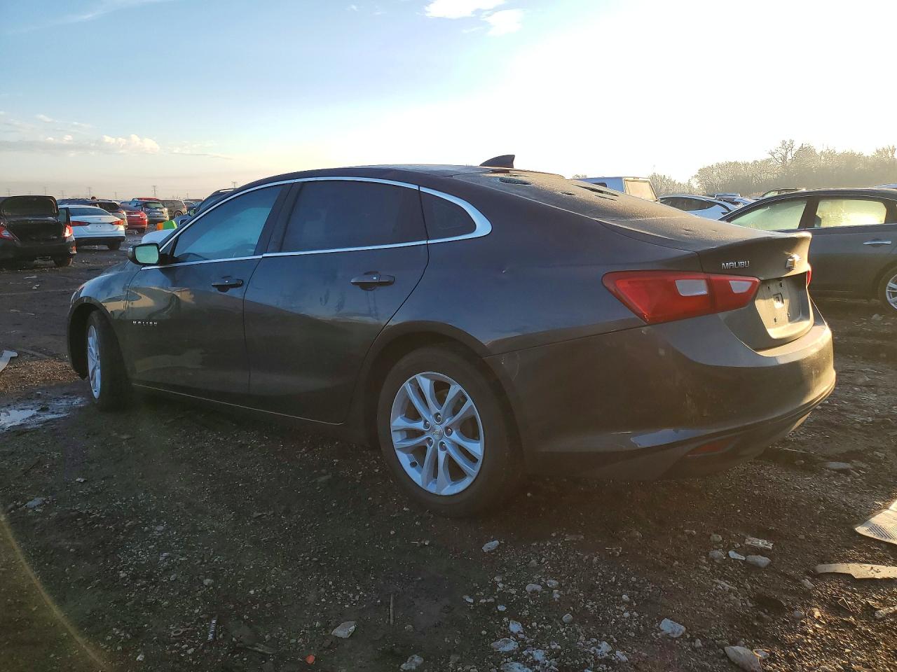 2017 CHEVROLET MALIBU LT photo 3