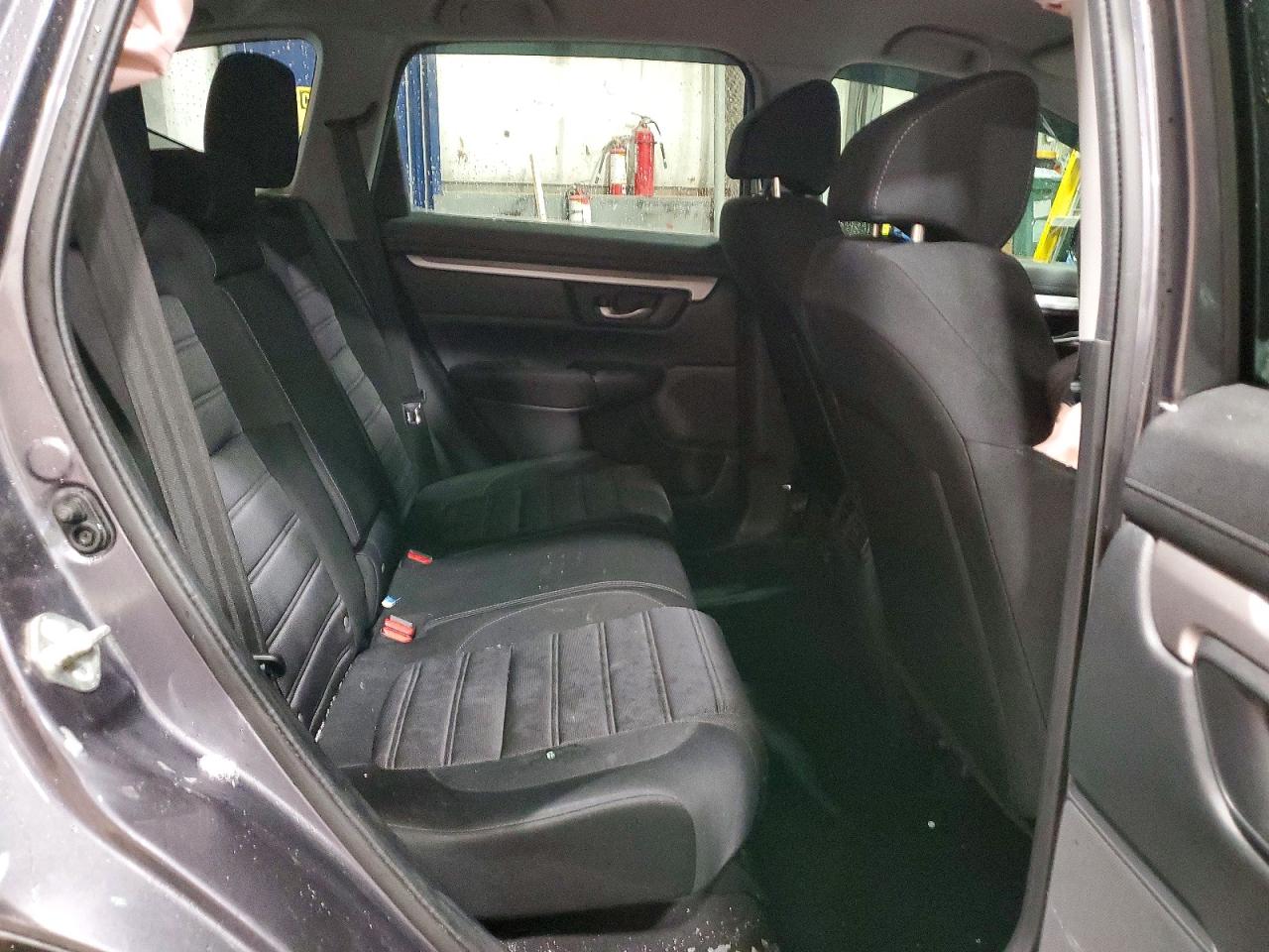 2017 HONDA CR-V LX photo 31