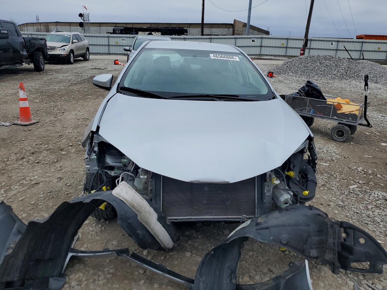 2016 TOYOTA COROLLA LE photo 13