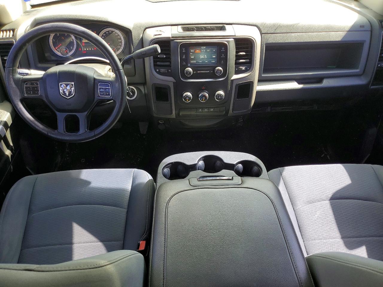 2017 RAM 2500 ST photo 15