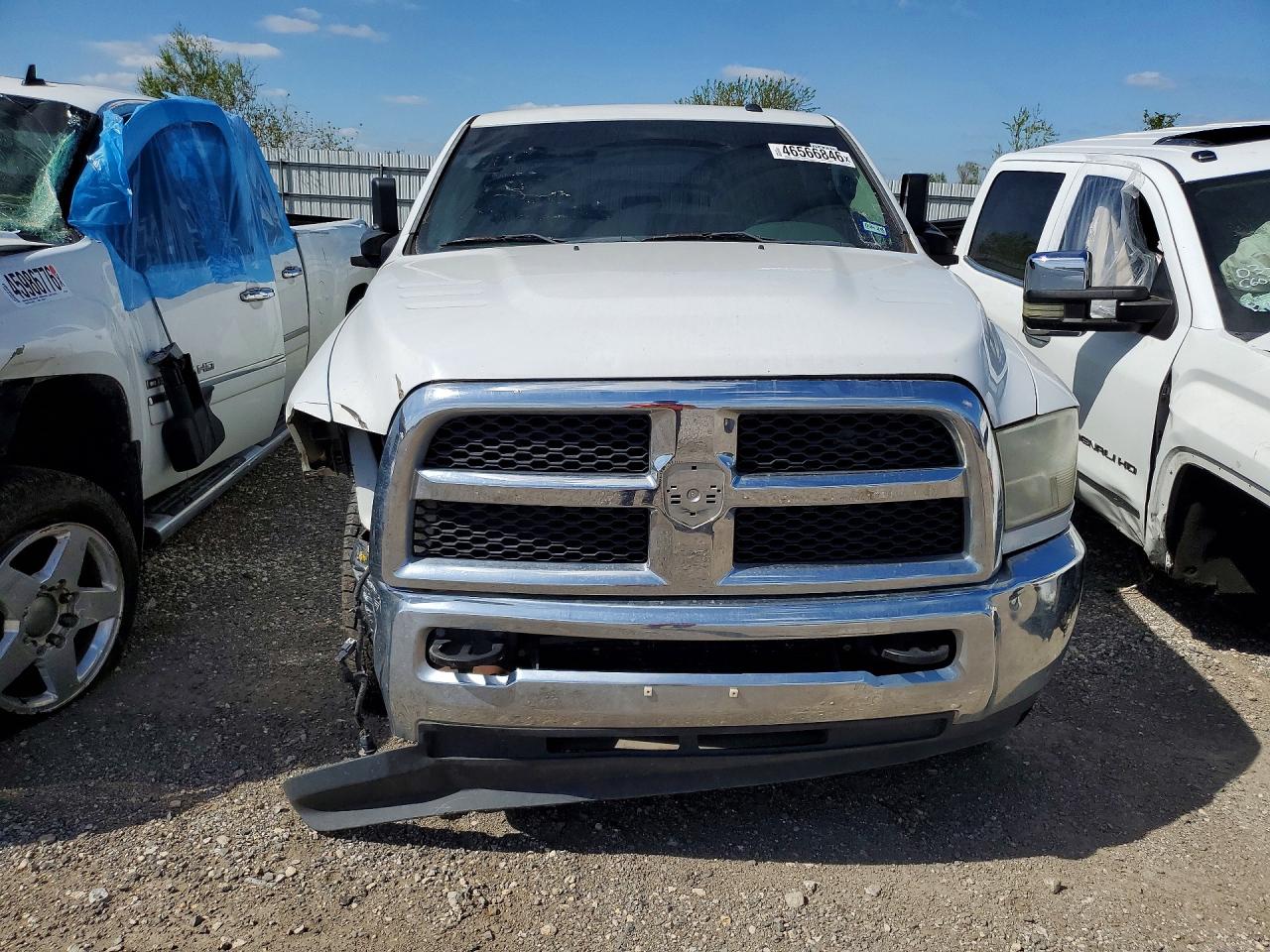 2017 RAM 2500 ST photo 9