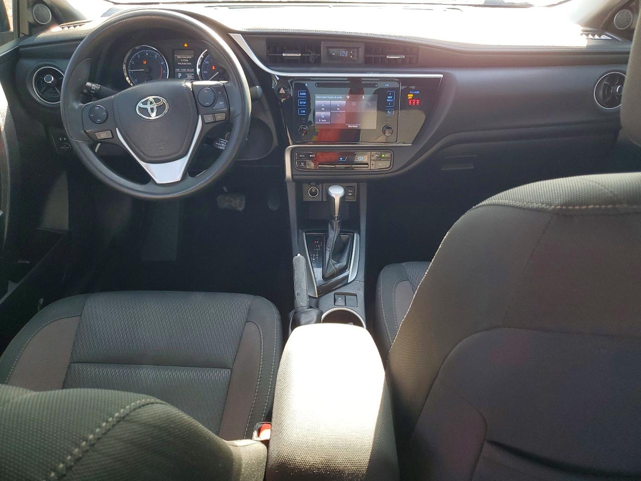 2019 TOYOTA COROLLA LE photo 15