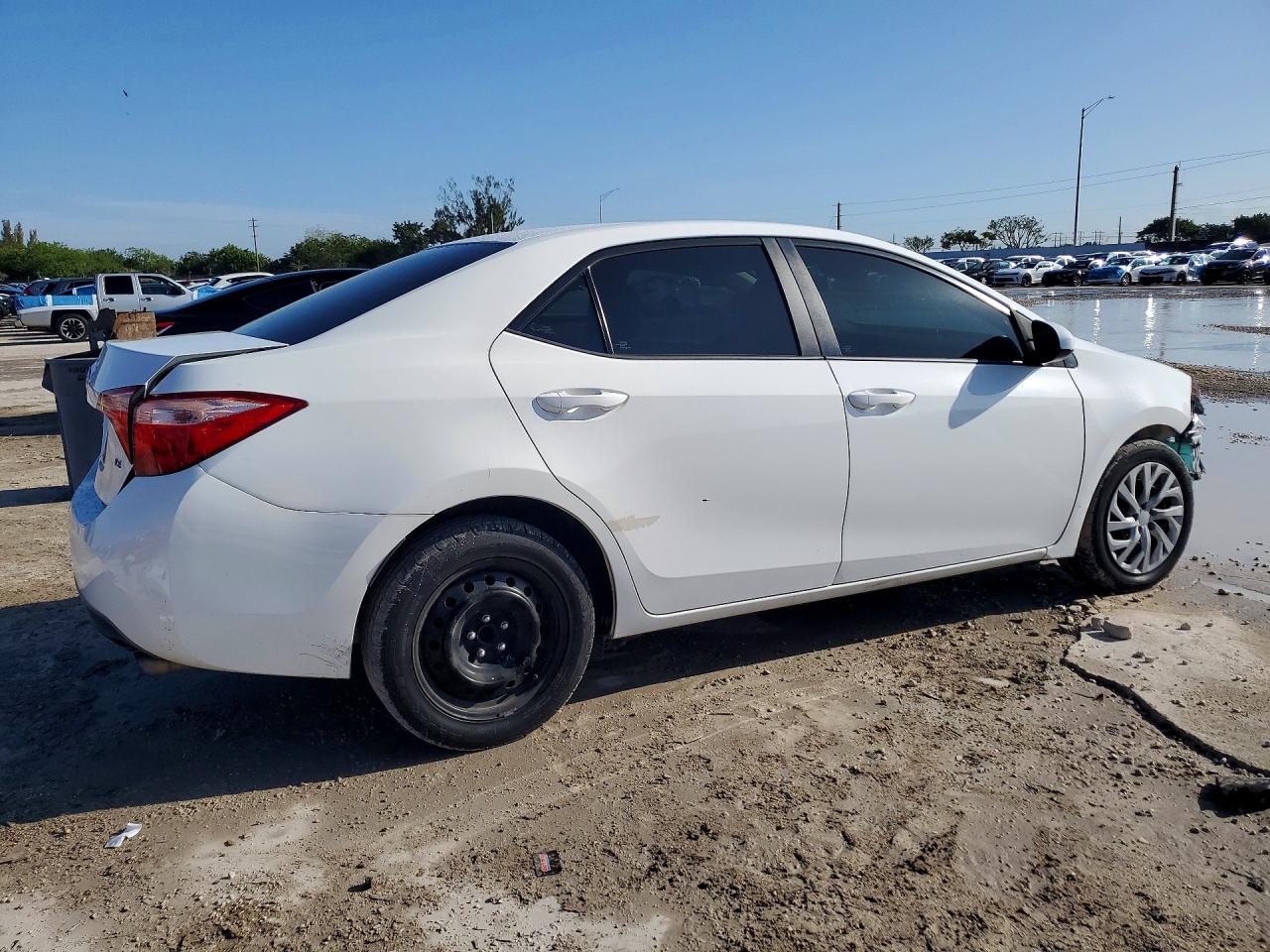 2019 TOYOTA COROLLA LE photo 5