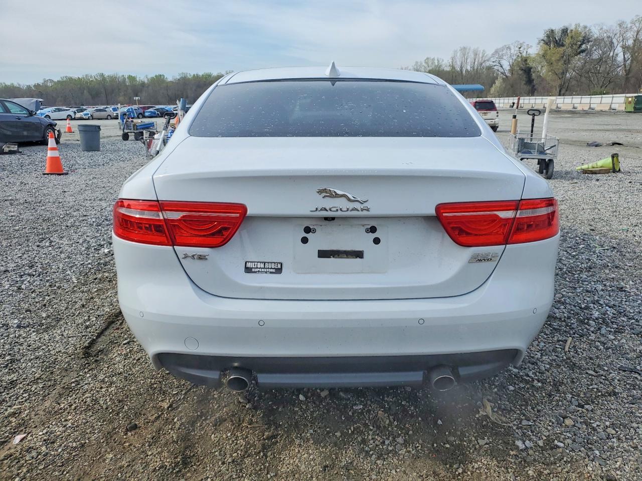 2017 JAGUAR XE FIRST EDITION photo 11
