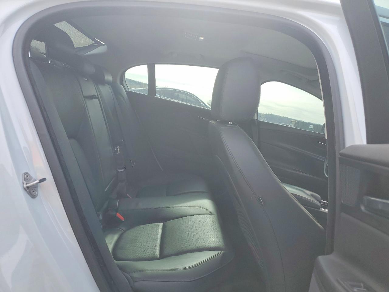 2017 JAGUAR XE FIRST EDITION photo 19