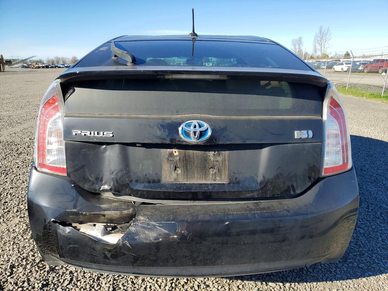 2015 TOYOTA PRIUS THREE photo 6