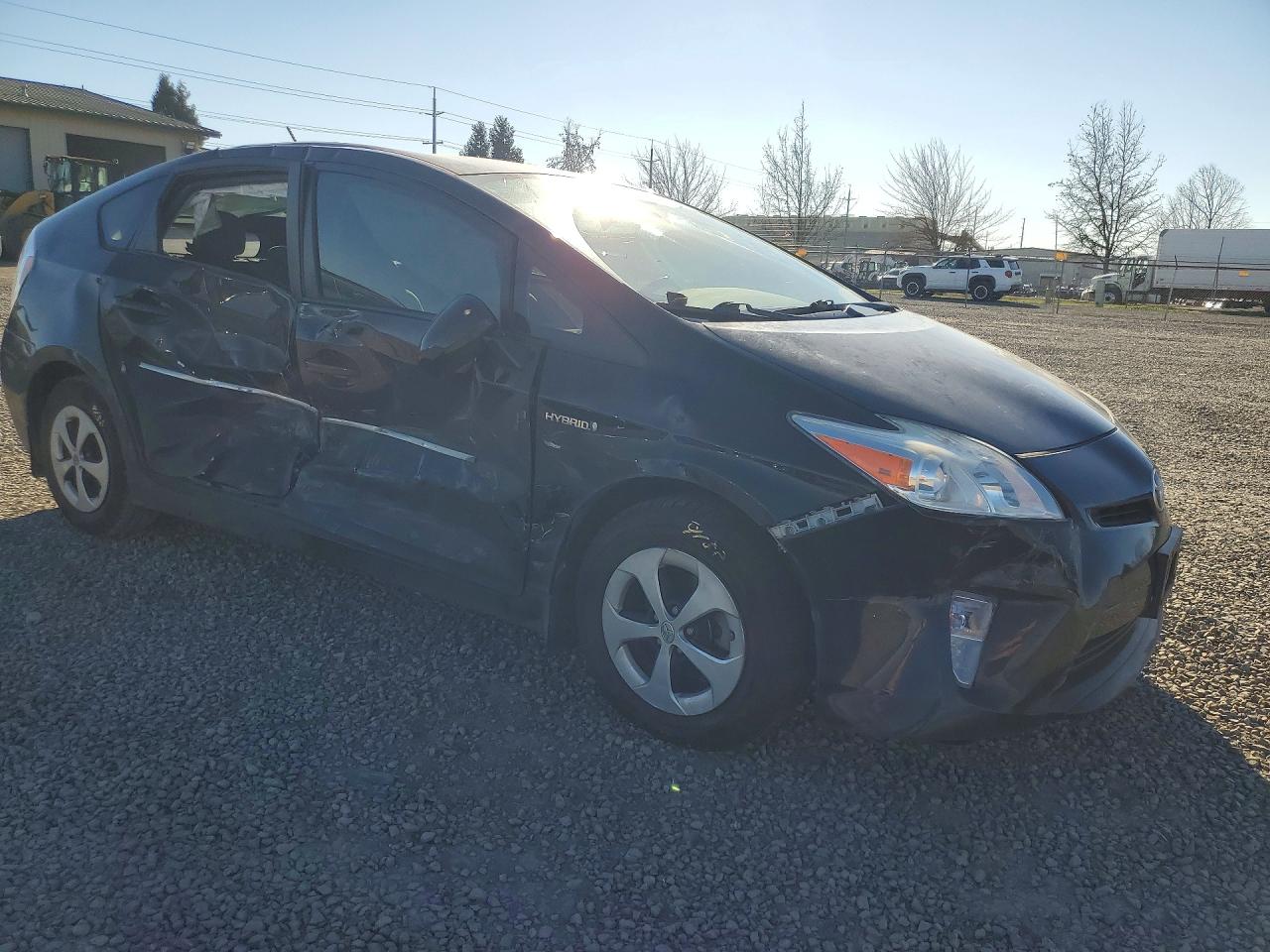 2015 TOYOTA PRIUS THREE photo 4