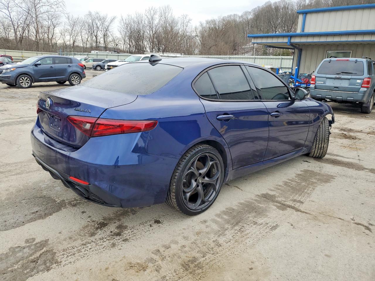 2019 ALFA ROMEO GIULIA TI photo 3