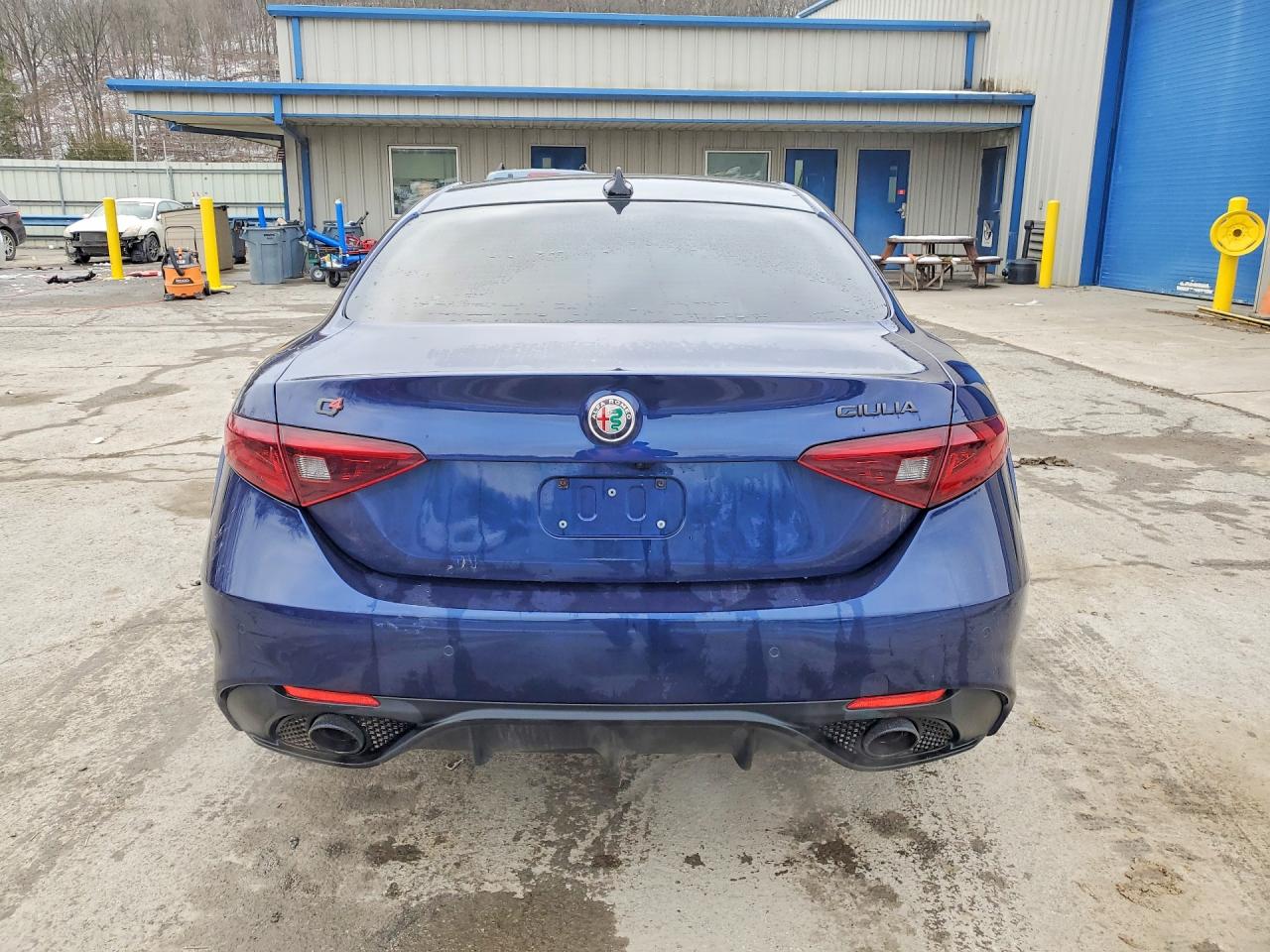 2019 ALFA ROMEO GIULIA TI photo 6