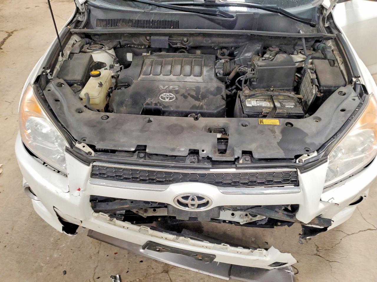 2010 TOYOTA RAV4 LIMITED photo 12