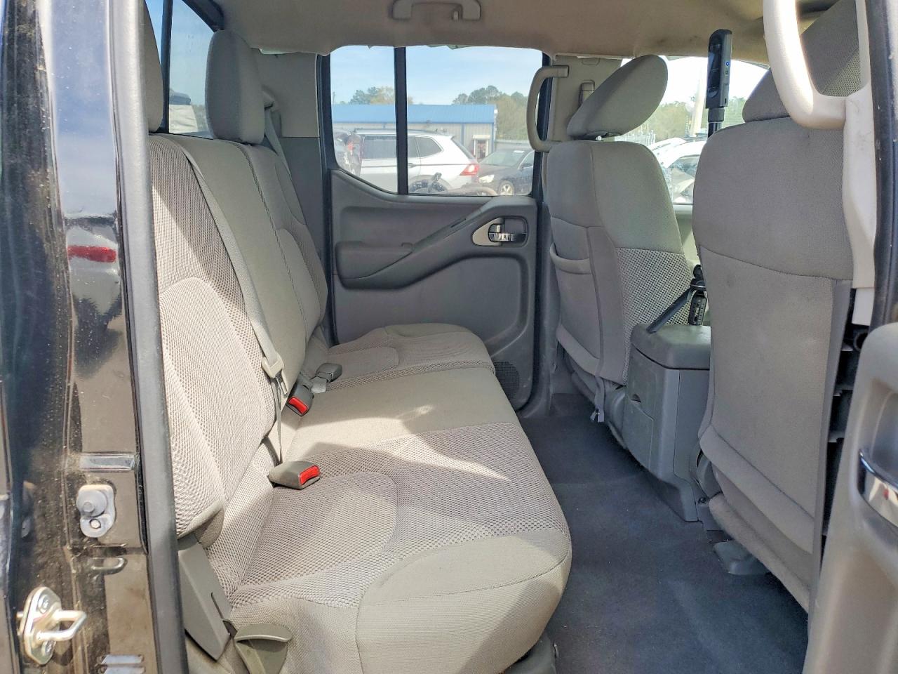 2019 NISSAN FRONTIER SV photo 19