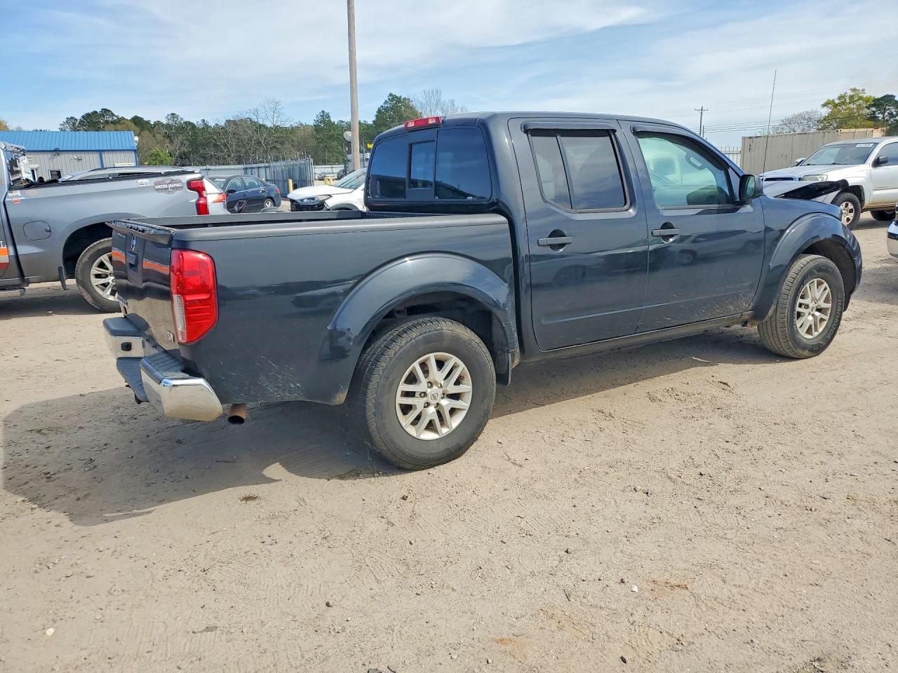 2019 NISSAN FRONTIER SV photo 5