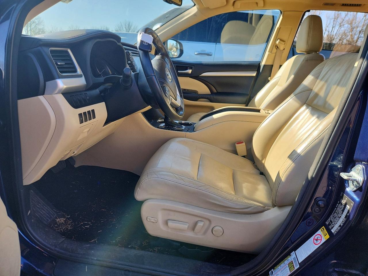 2014 TOYOTA HIGHLANDER XLE photo 7
