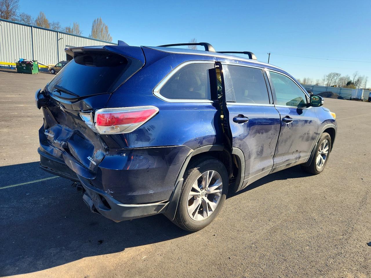 2014 TOYOTA HIGHLANDER XLE photo 3