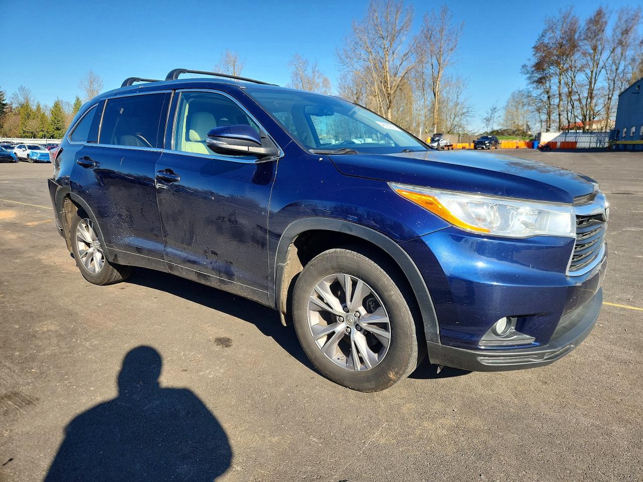 2014 TOYOTA HIGHLANDER XLE photo 4