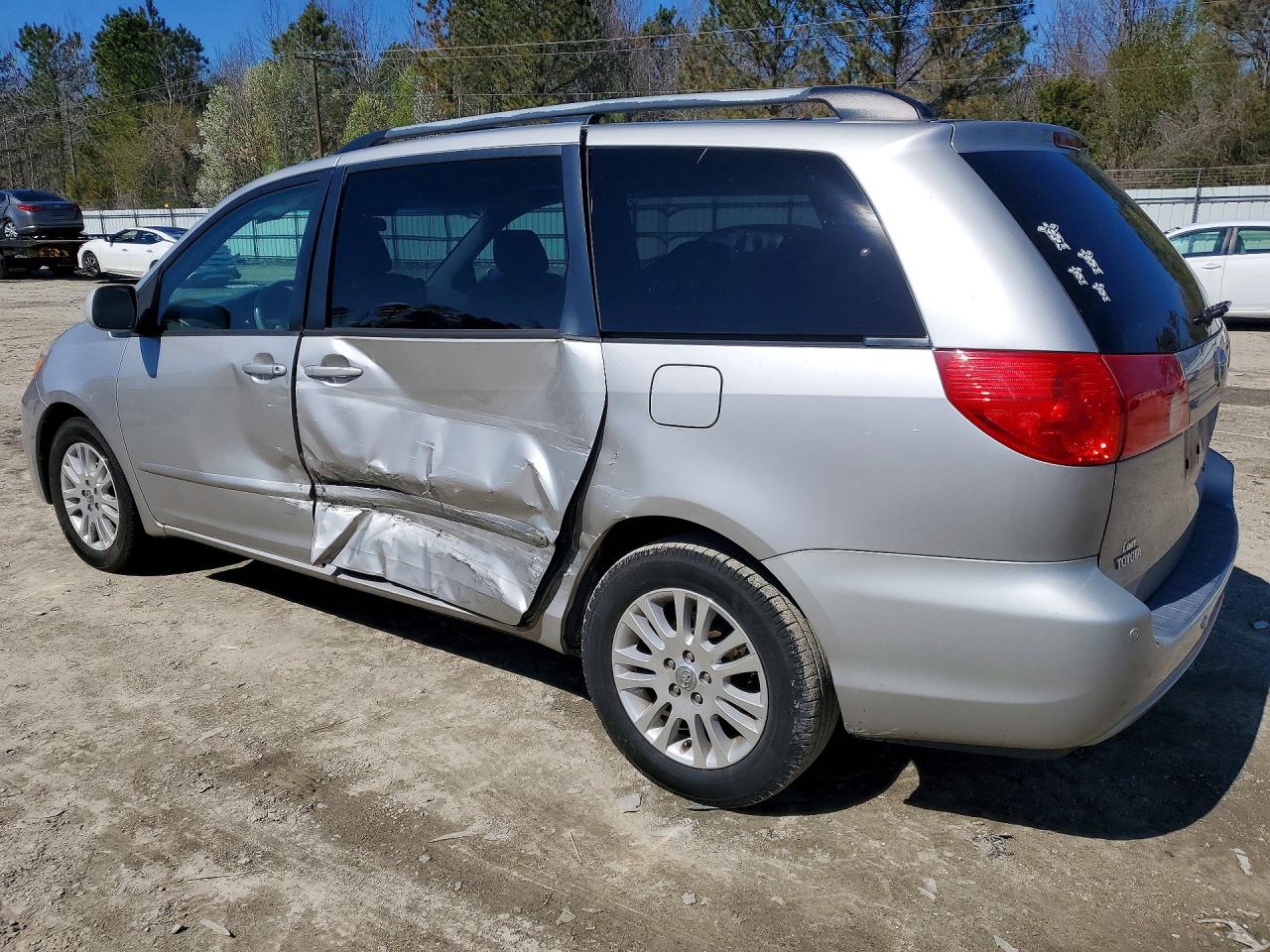 2008 TOYOTA SIENNA XLE photo 4