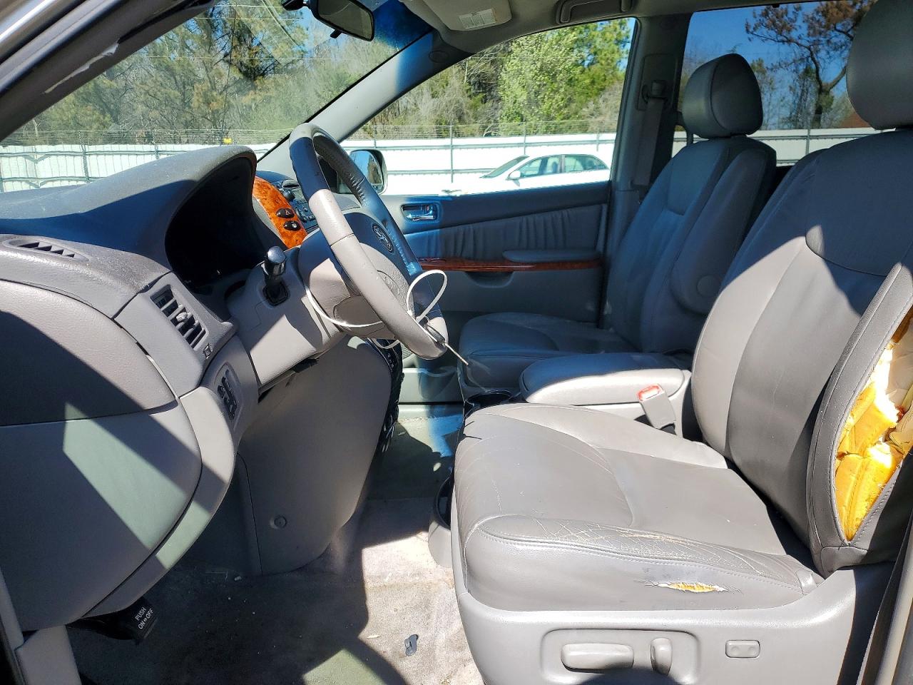 2008 TOYOTA SIENNA XLE photo 19