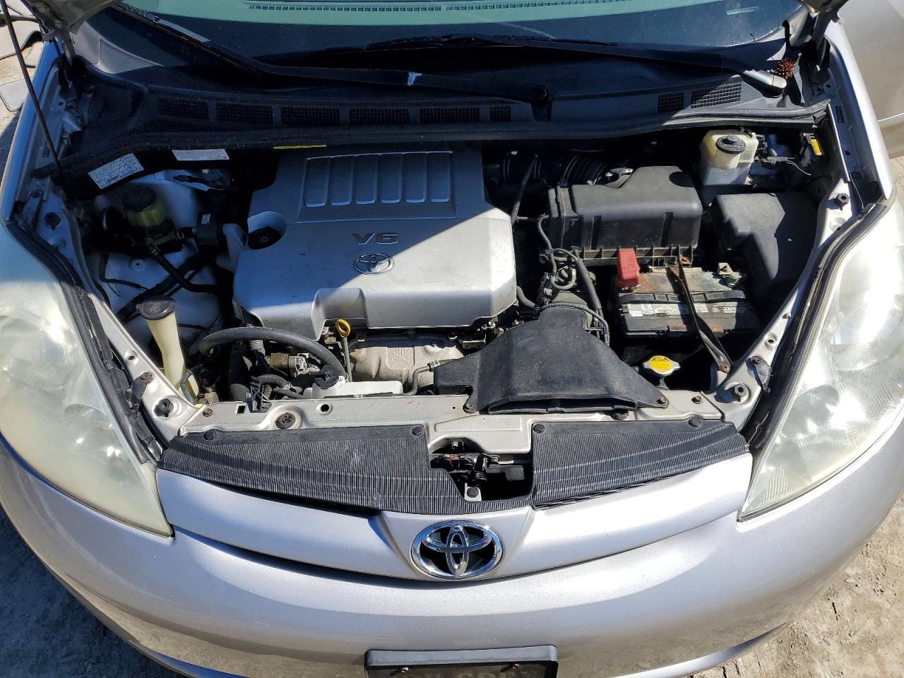2008 TOYOTA SIENNA XLE photo 34
