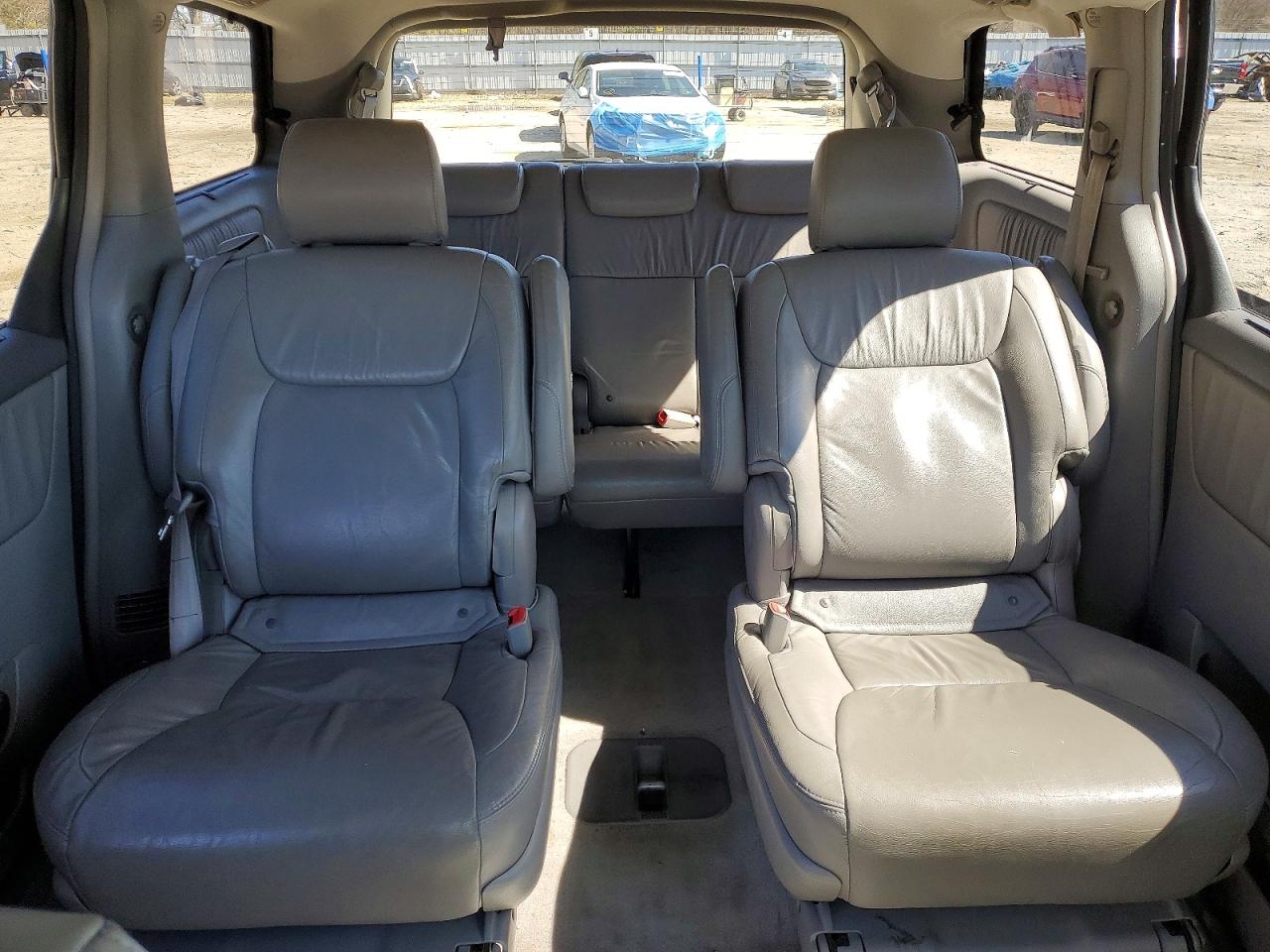 2008 TOYOTA SIENNA XLE photo 28