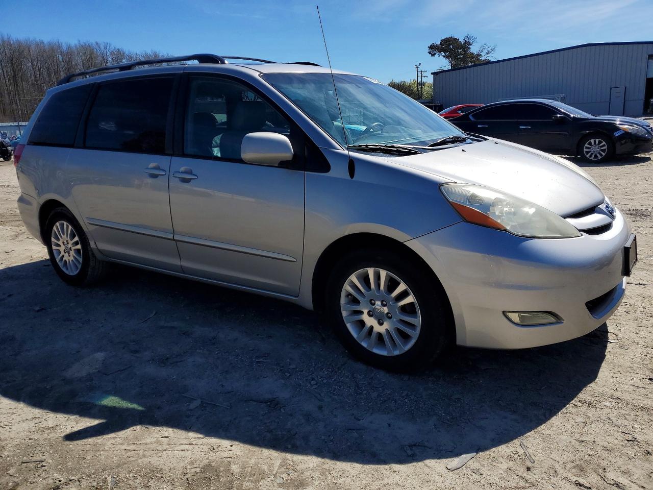 2008 TOYOTA SIENNA XLE photo 10