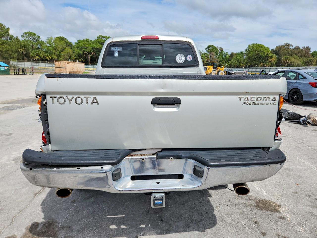 2004 TOYOTA TACOMA PRERUNNER V6 photo 11