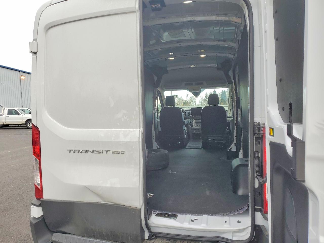 2025 FORD TRANSIT 250 DELIVERY VAN photo 19