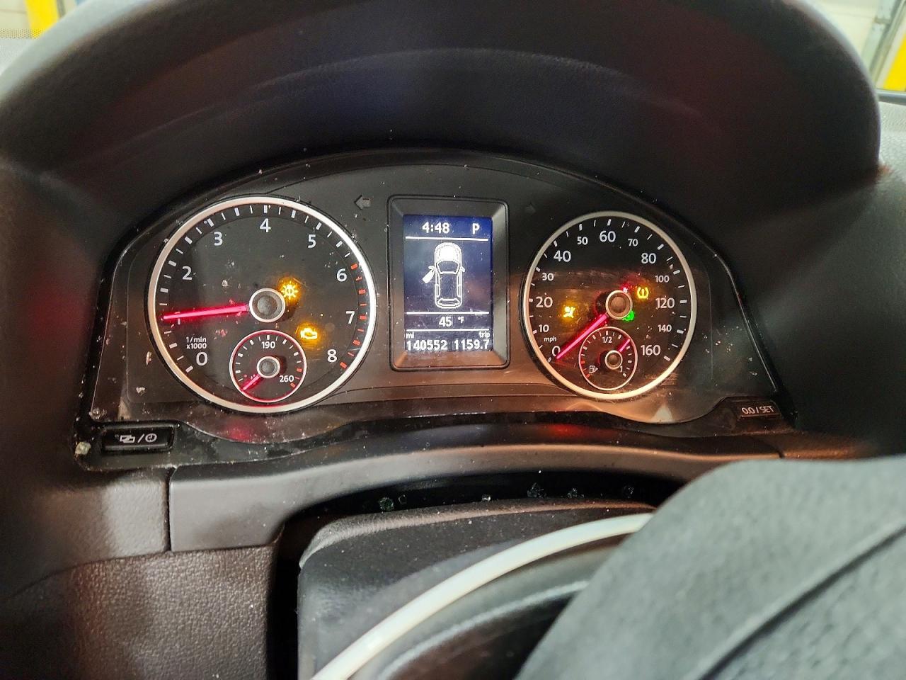 2013 VOLKSWAGEN TIGUAN S photo 9