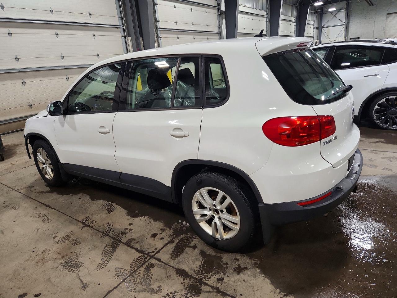 2013 VOLKSWAGEN TIGUAN S photo 2