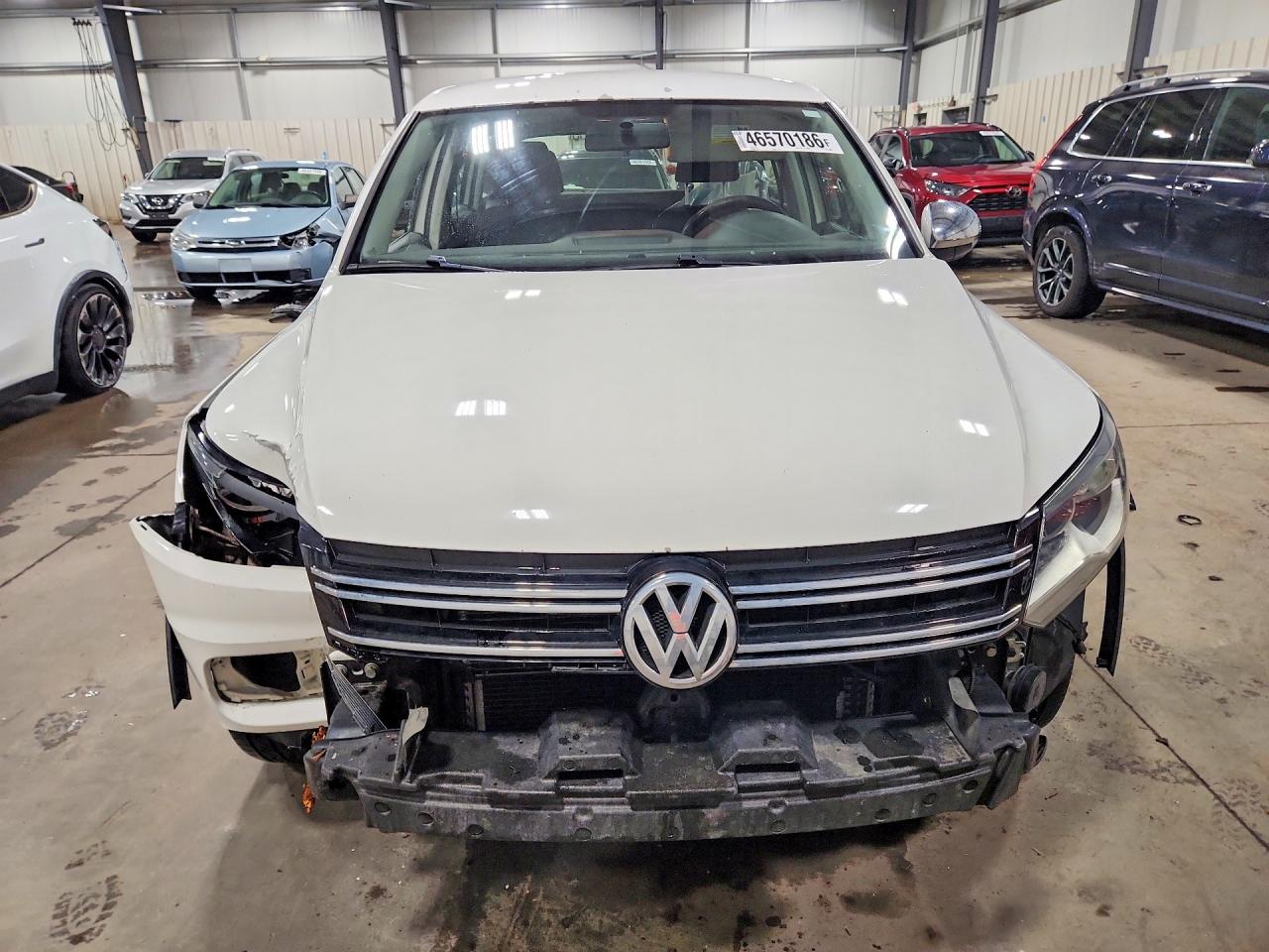 2013 VOLKSWAGEN TIGUAN S photo 5