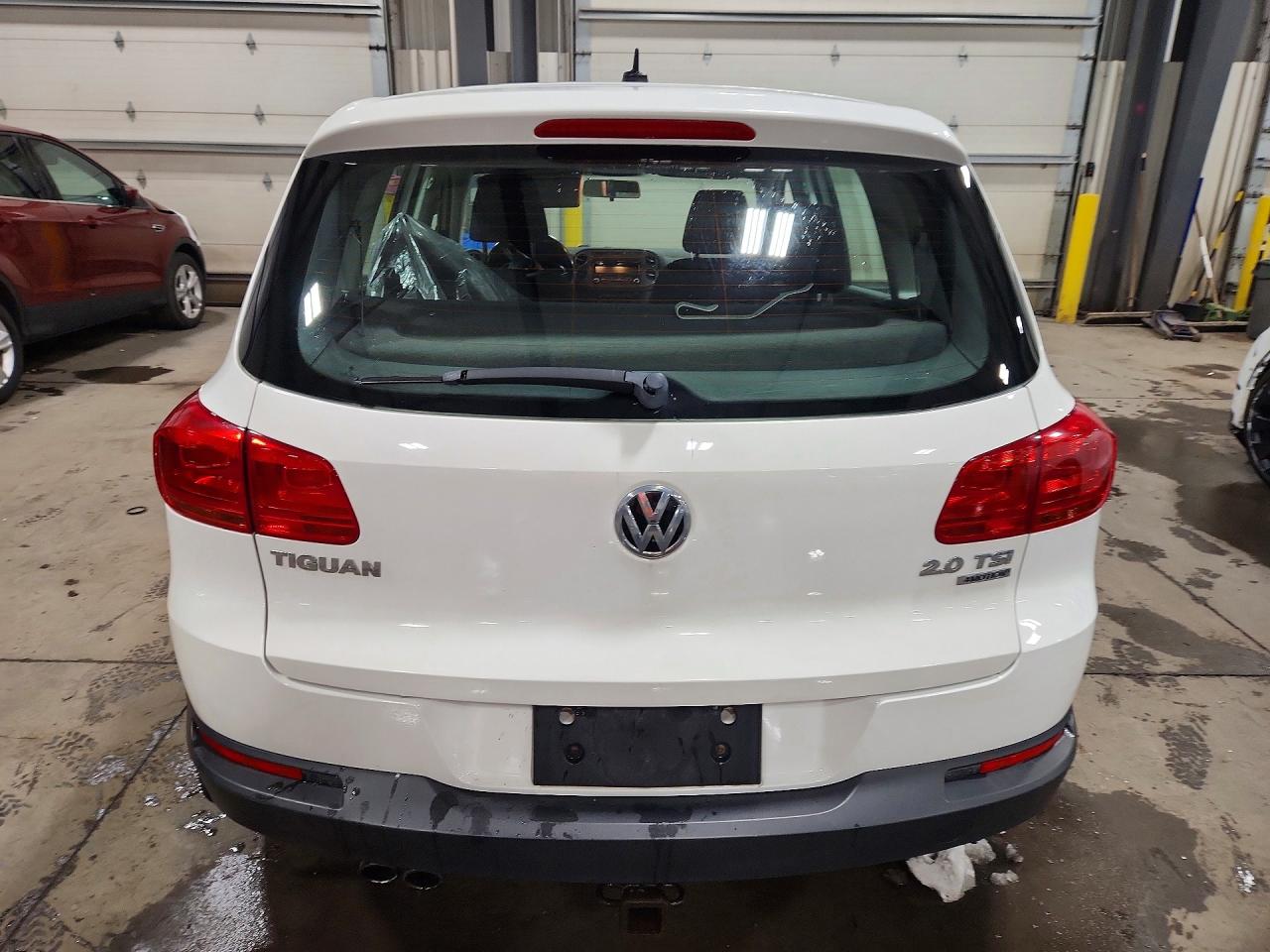 2013 VOLKSWAGEN TIGUAN S photo 6