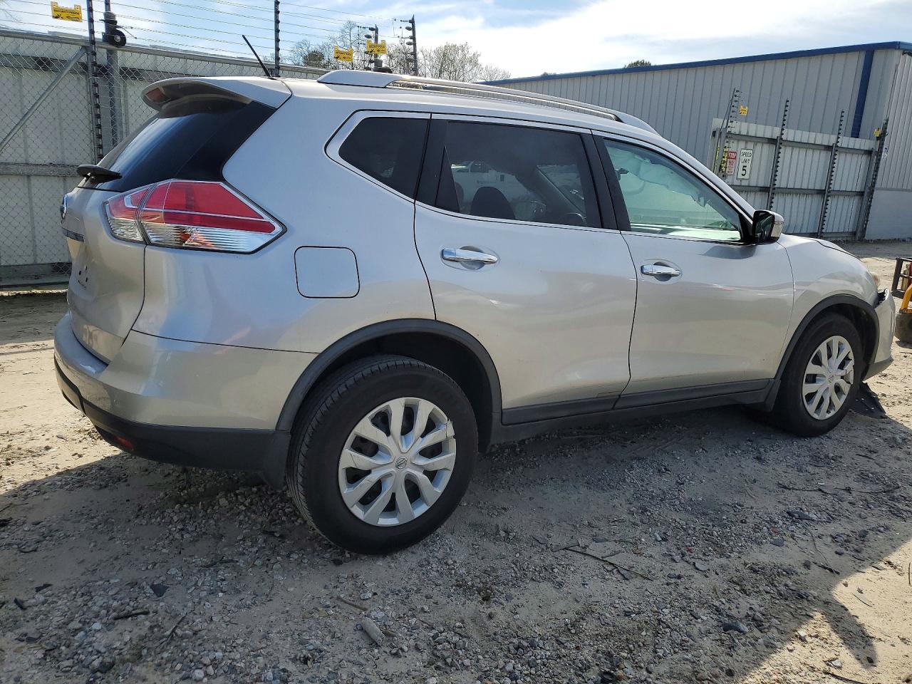 2016 NISSAN ROGUE S photo 5