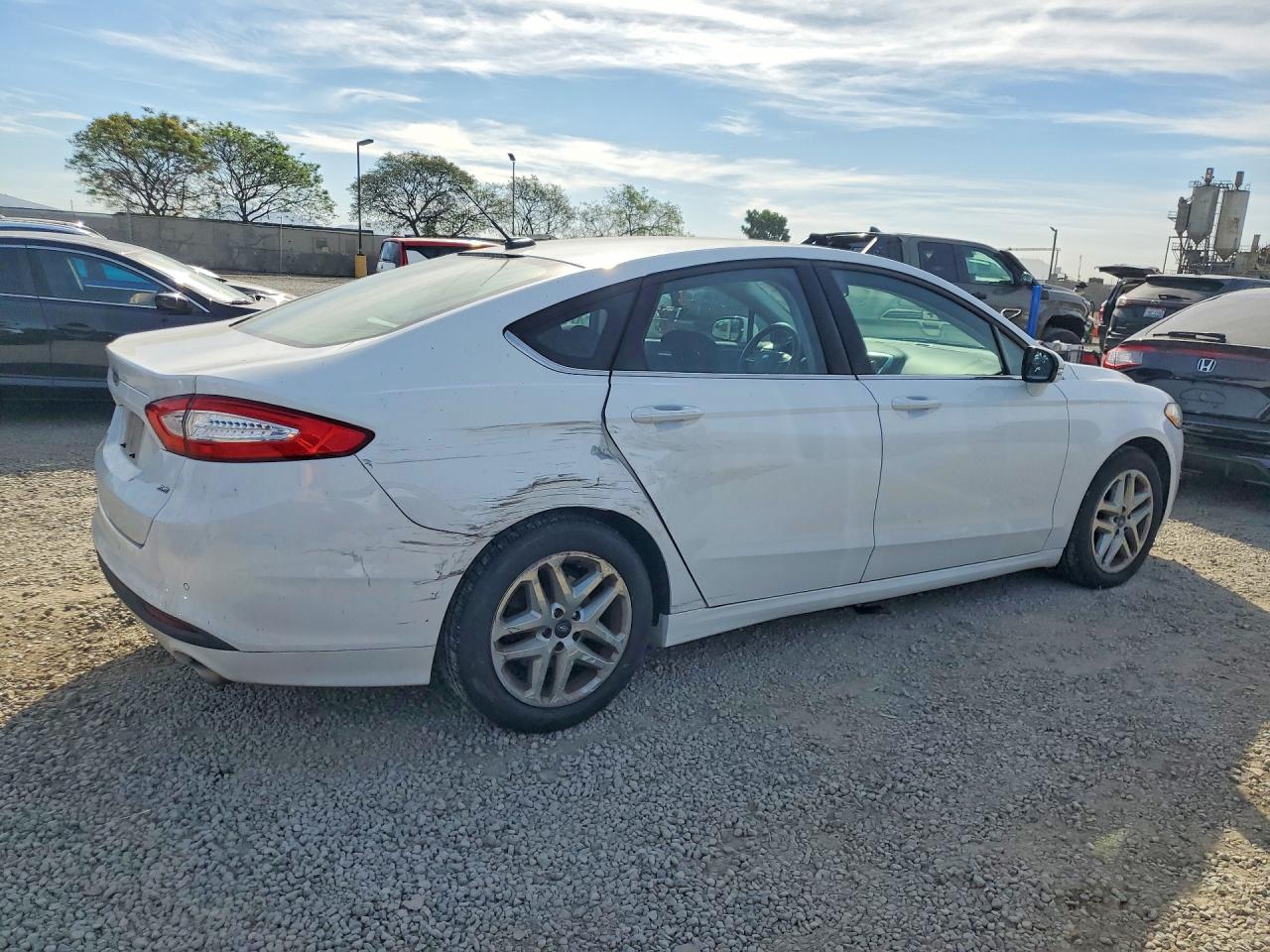2016 FORD FUSION SE photo 5