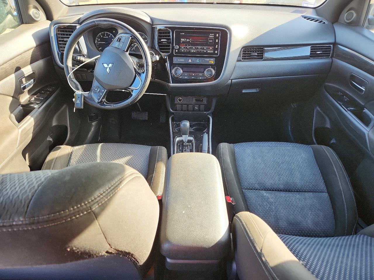 2018 MITSUBISHI OUTLANDER SE photo 8