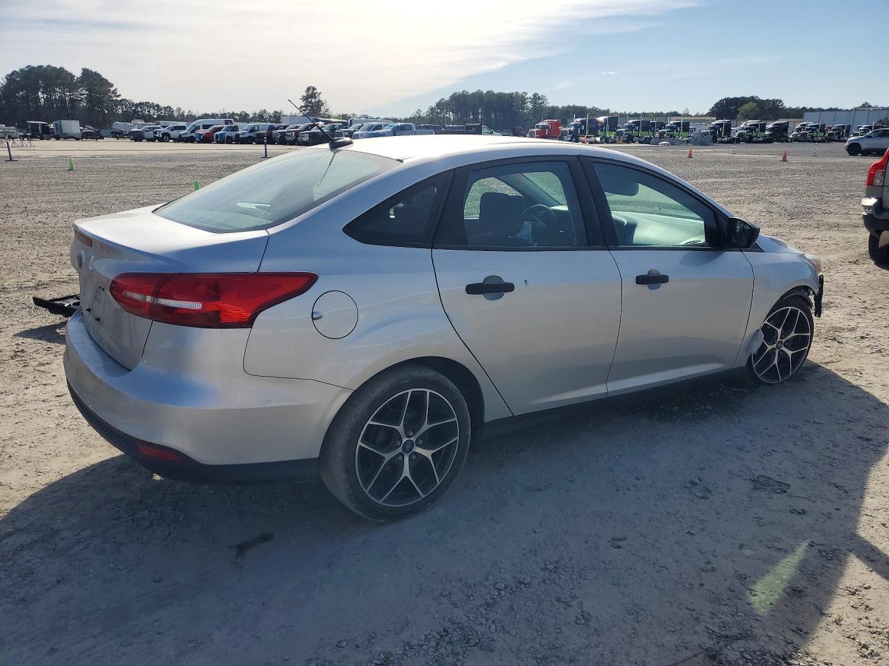 2018 FORD FOCUS S photo 5