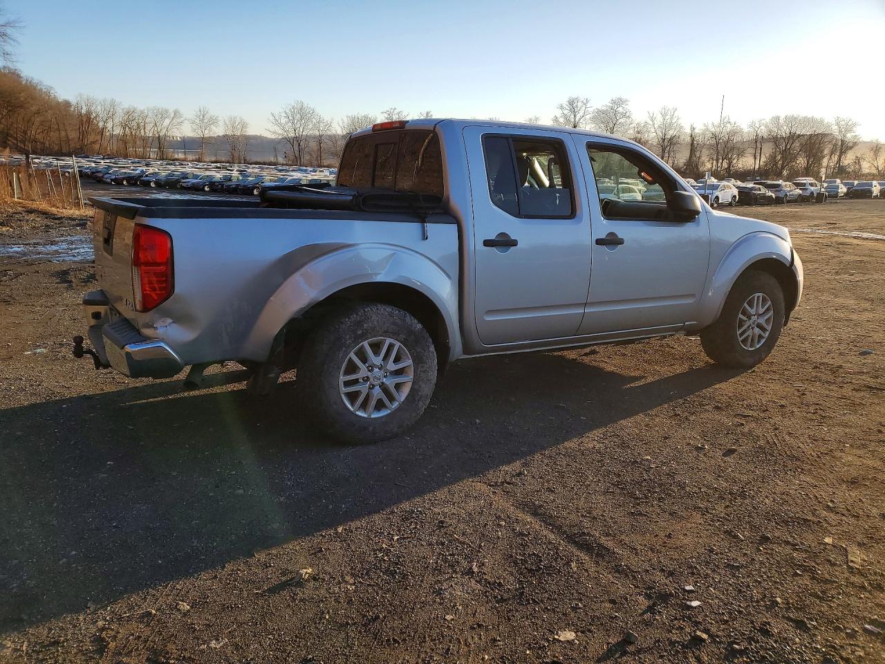 2019 NISSAN FRONTIER SV photo 5