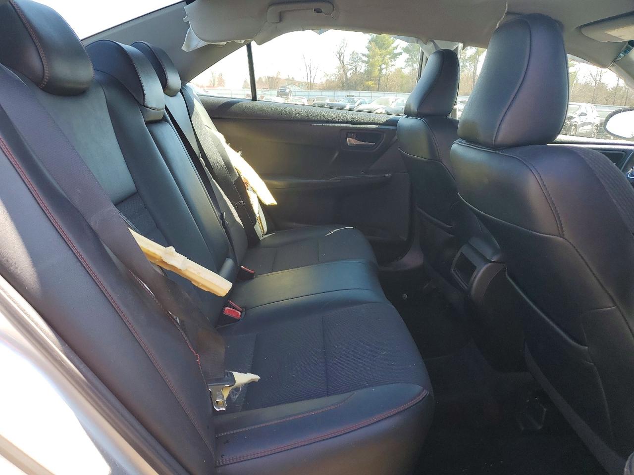 2017 TOYOTA CAMRY SE photo 10