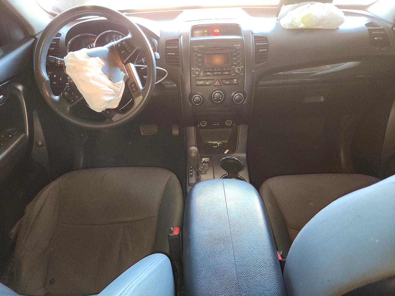 2013 KIA SORENTO LX photo 22