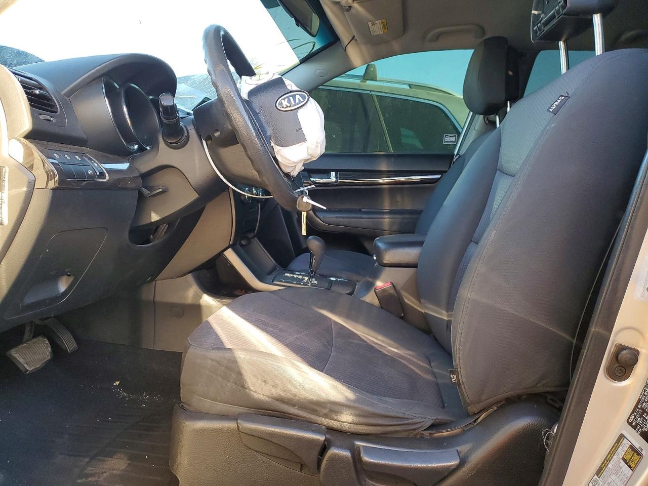 2013 KIA SORENTO LX photo 19