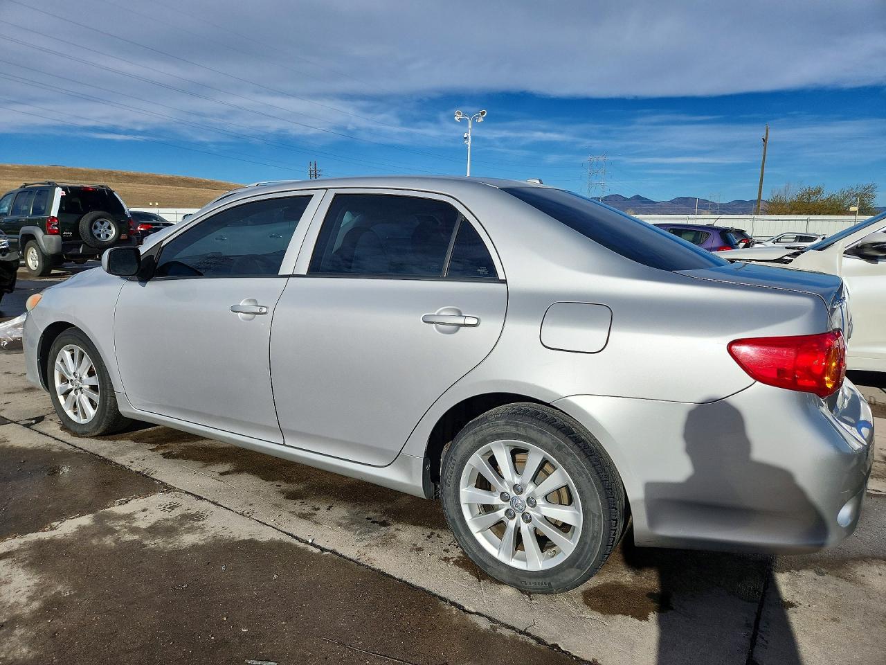 2009 TOYOTA COROLLA LE photo 2