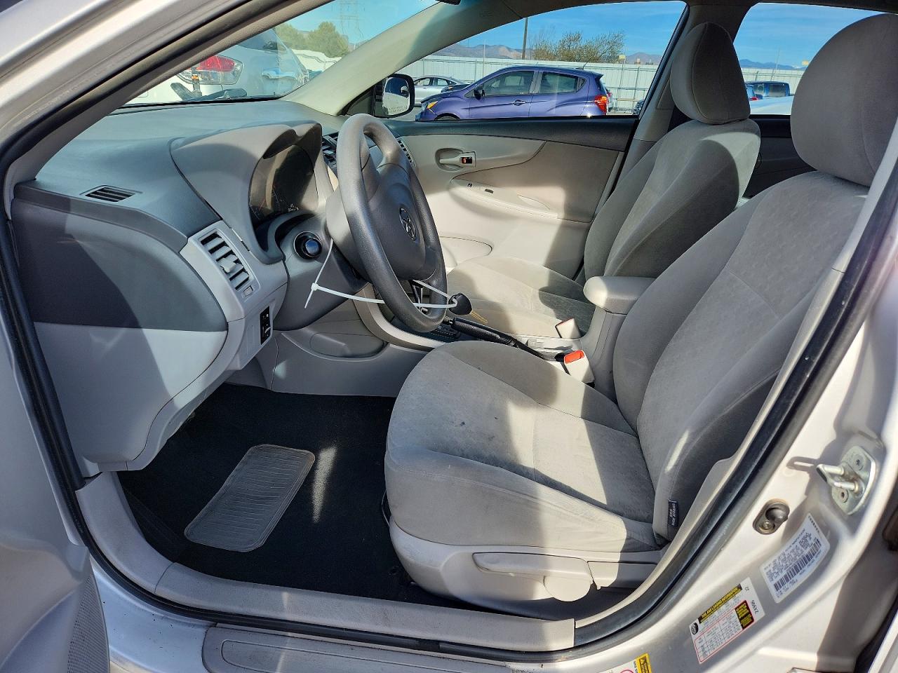 2009 TOYOTA COROLLA LE photo 7